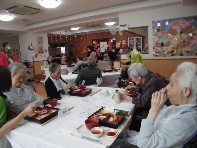 <br />
<b>Warning</b>:  Undefined variable $cate_name in <b>/usr/home/mw2phblz1u/www/htdocs/wordpress/wp-content/themes/mytheme/single-blog.php</b> on line <b>61</b><br />
