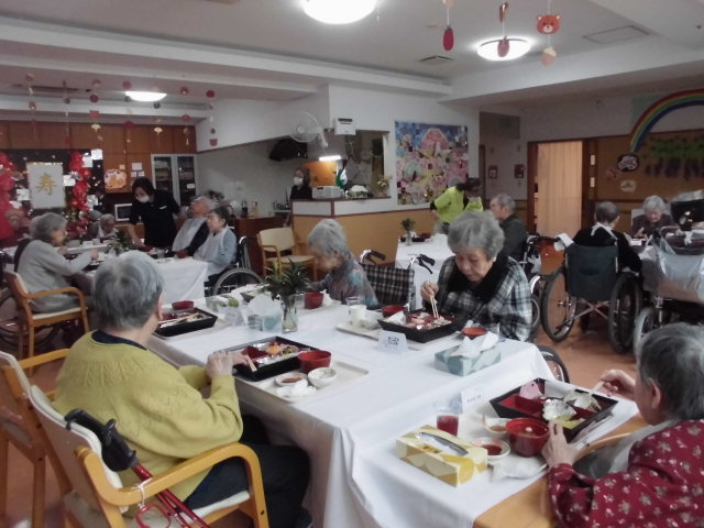 <br />
<b>Warning</b>:  Undefined variable $cate_name in <b>/usr/home/mw2phblz1u/www/htdocs/wordpress/wp-content/themes/mytheme/single-blog.php</b> on line <b>58</b><br />
